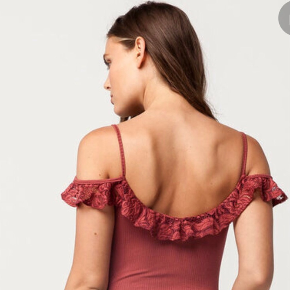 H.I.P Lace Ruffle Bodysuit - Picture 3 of 5